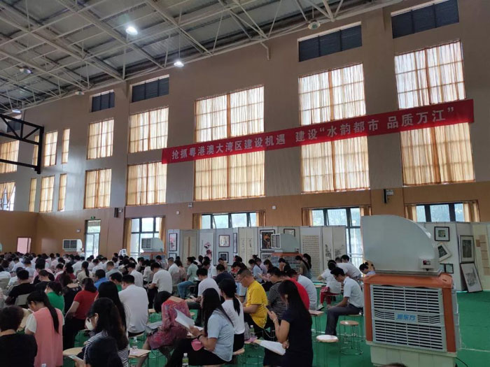 降溫通風設備蒸發(fā)式冷風王 移動式環(huán)?？照{(diào)的作用