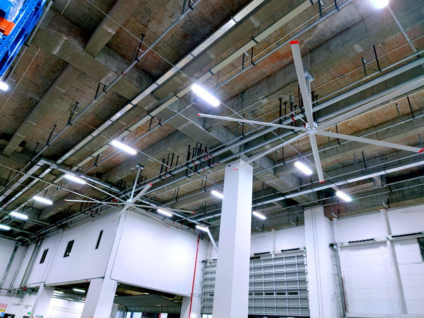 廠房車間悶熱不通風(fēng)可以使用工業(yè)大風(fēng)扇嗎？