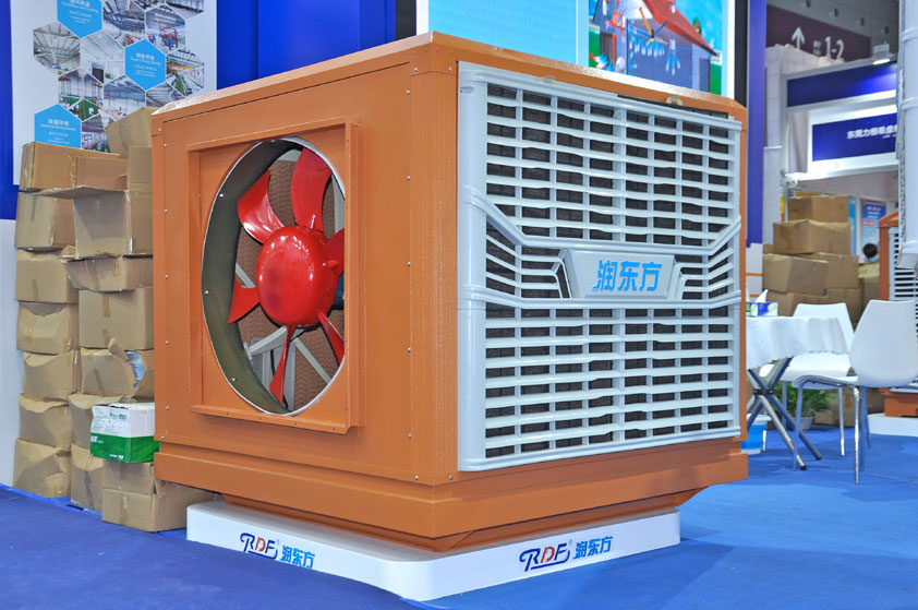 水冷空調(diào)車(chē)間降溫.jpg