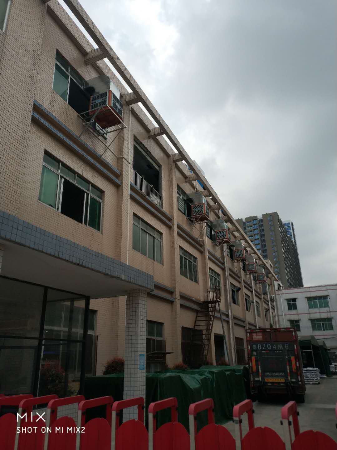如何給高溫車間通風(fēng)降溫？